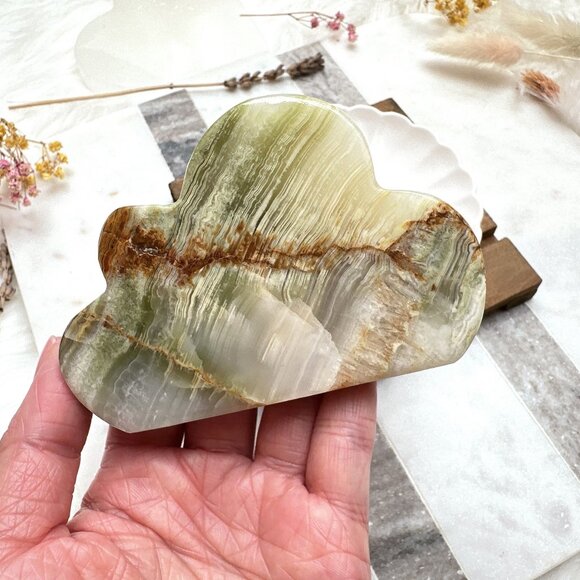 Gorgeous Onyx Cloud Carving - Picture 2 of 6